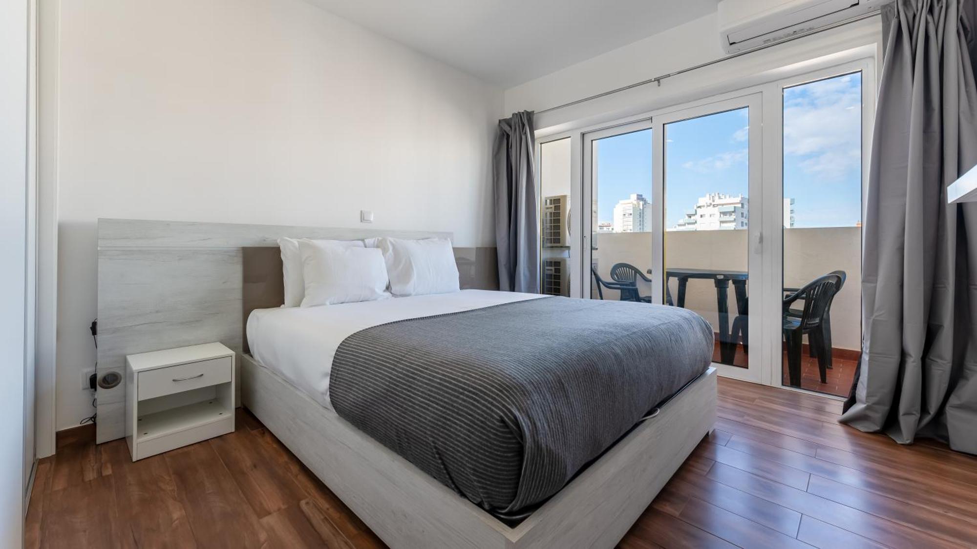 Serene Blue 1 Bdr Flat With Balcony By Lovelystay Portimao Exterior photo